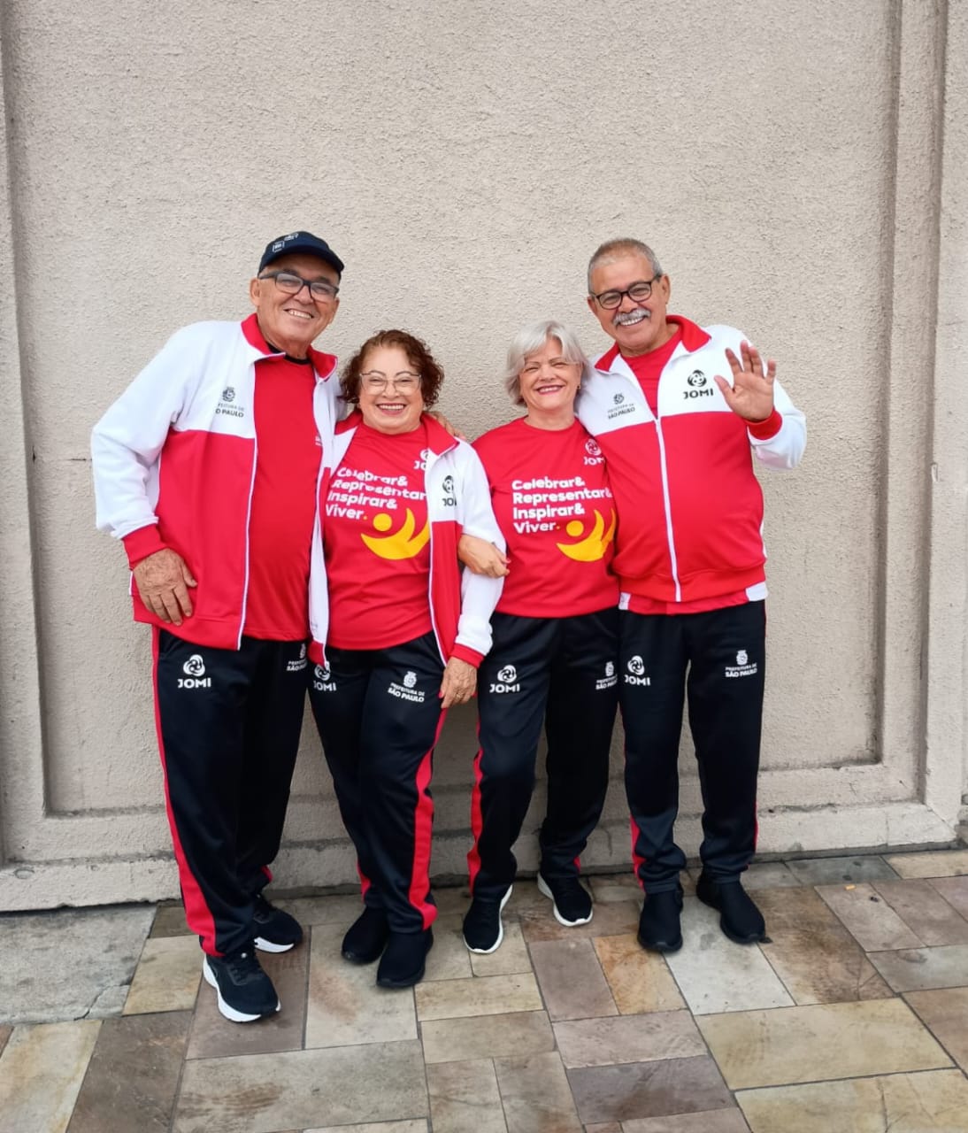 Na imagem, está presente o casal participante do JOMI, Alfredo e Raimunda.