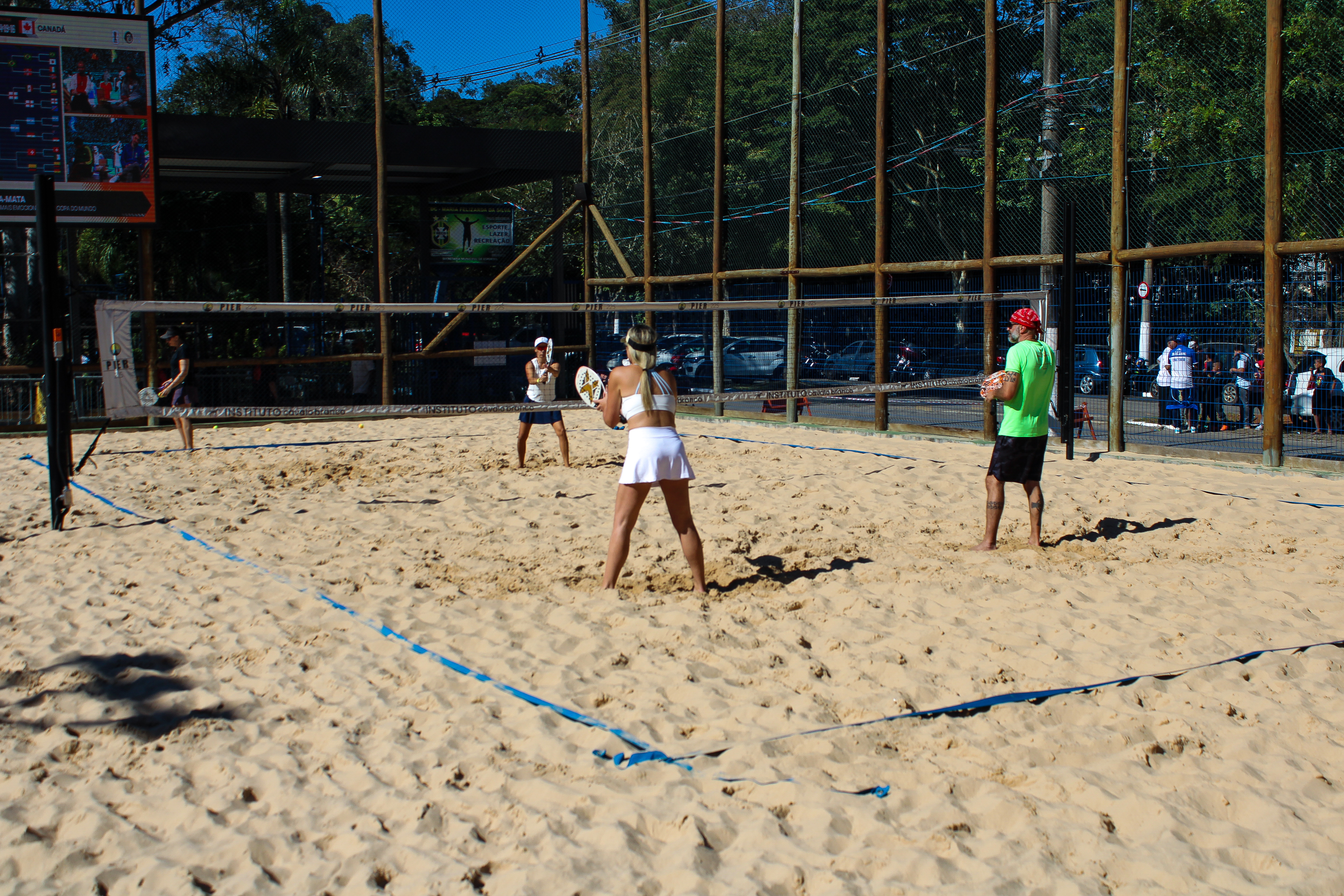 Na imagem, arena de beach tennis no CDC Maria Felizarda.