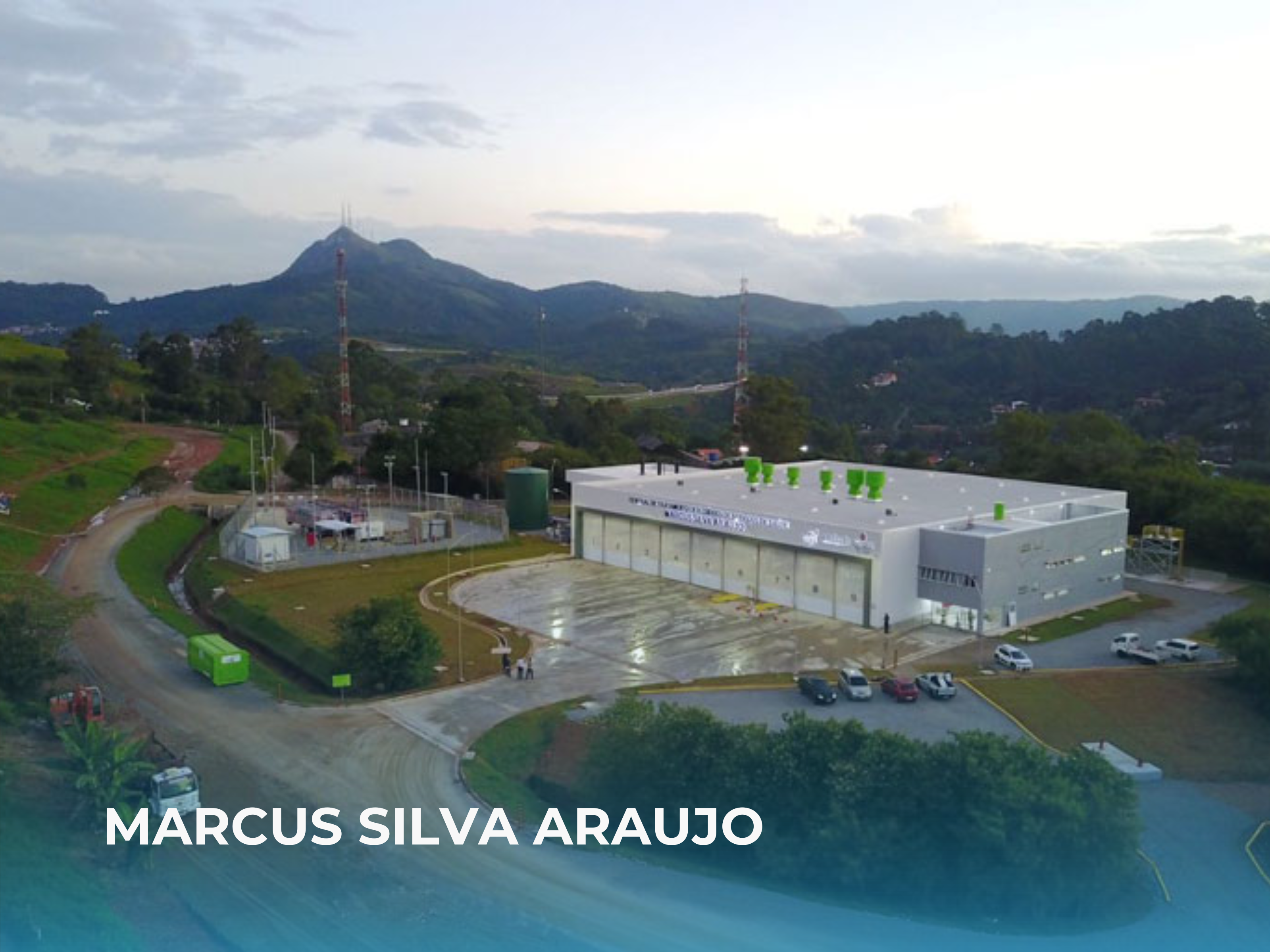 Esta imagem aérea mostra a Unidade de Tratamento de Resíduos de Serviços de Saúde (UTRSS) Marcus Silva Araujo, um pilar tecnológico essencial para o saneamento ambiental de São Paulo.